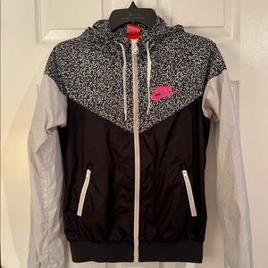 Nike Cute Colorway Windbreaker Ships ASAP